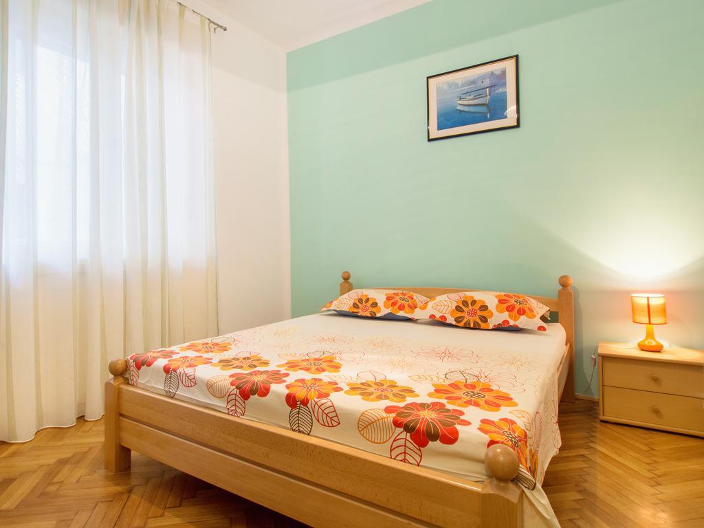 Apartment Mirela Apartment *